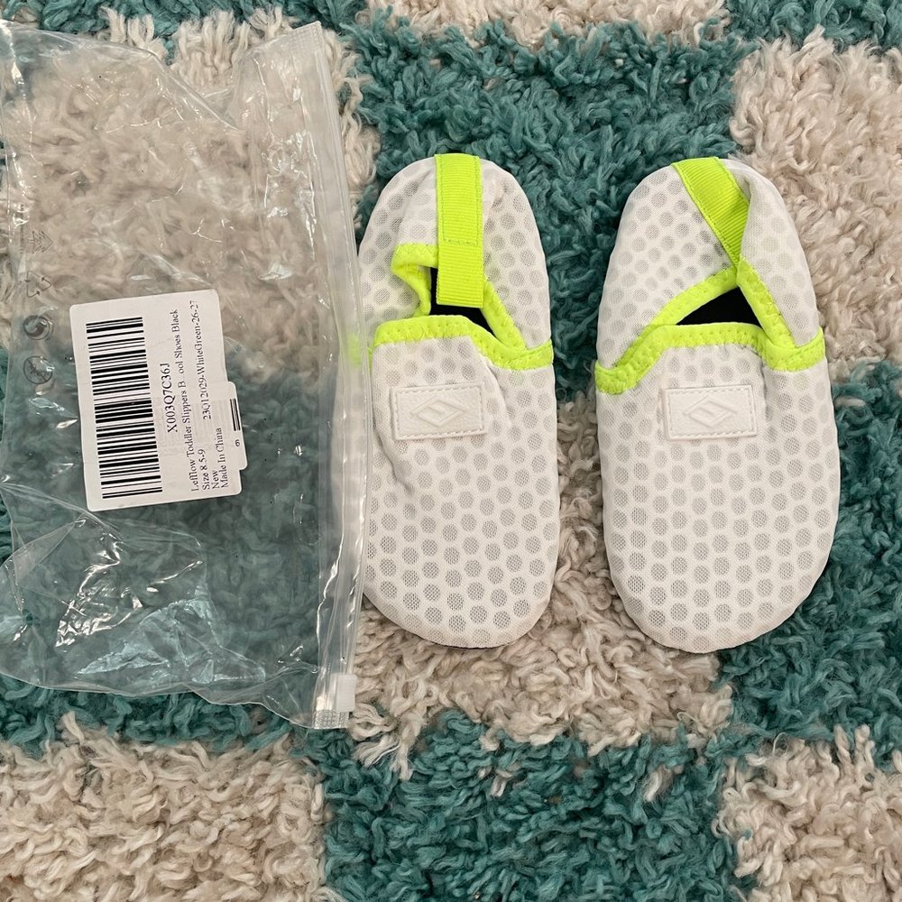 NWT Gender Neutral Toddler Water Beach Shoes size 9